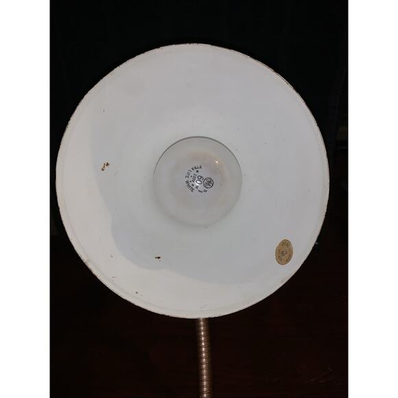 Leviton Steel Desk Lamp - Articulating Head Retro Style ReadingLight VTG Works - Picture 5 of 12